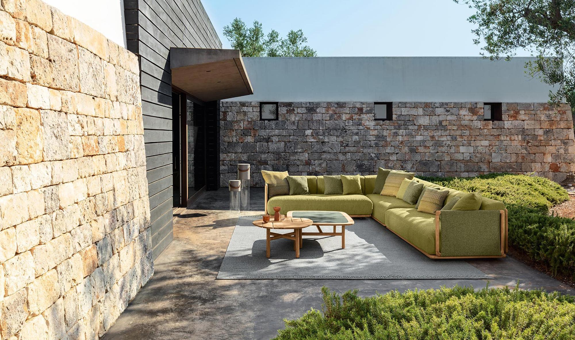 Jun Outdoor Sofa