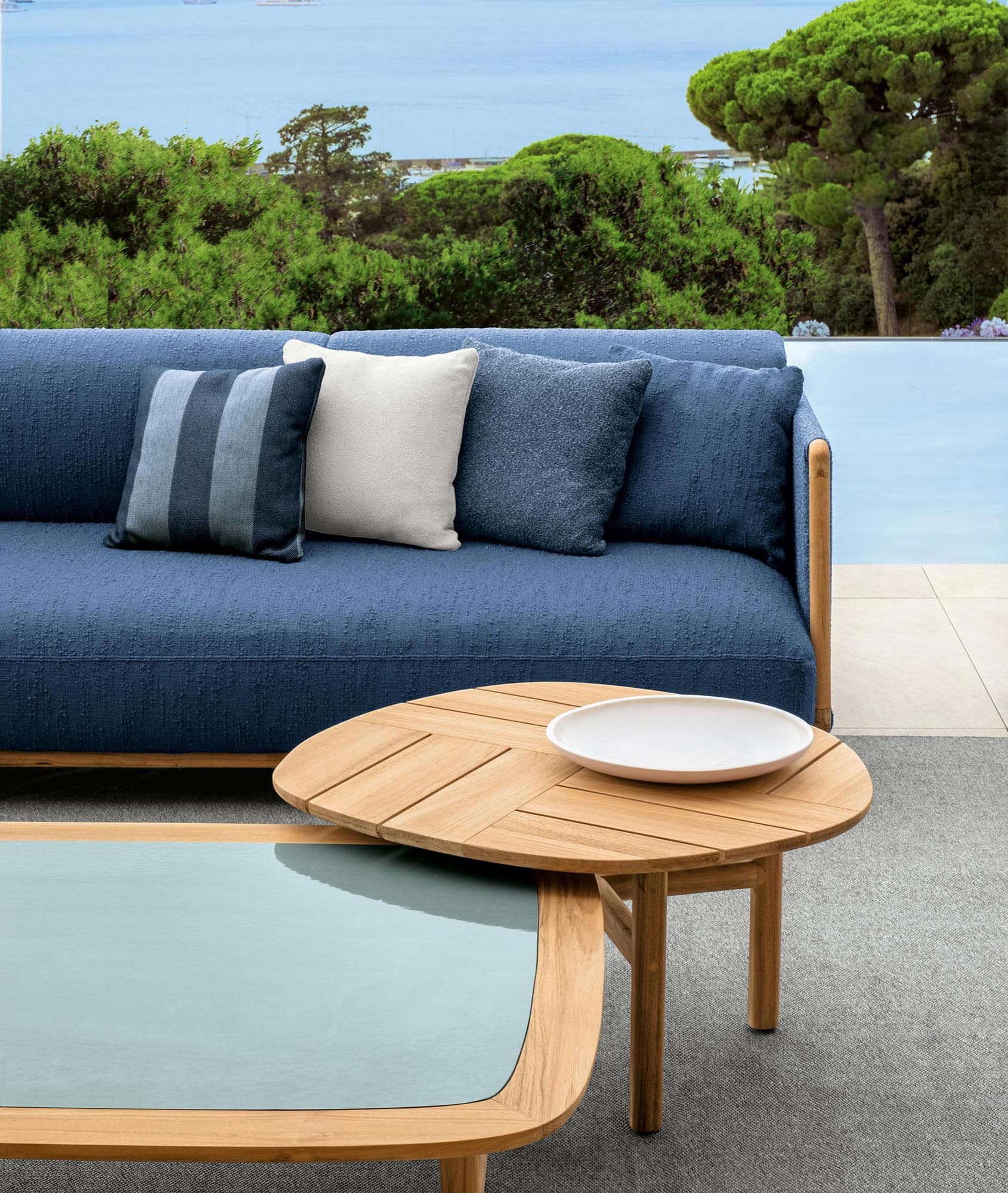 Jun Outdoor Sofa