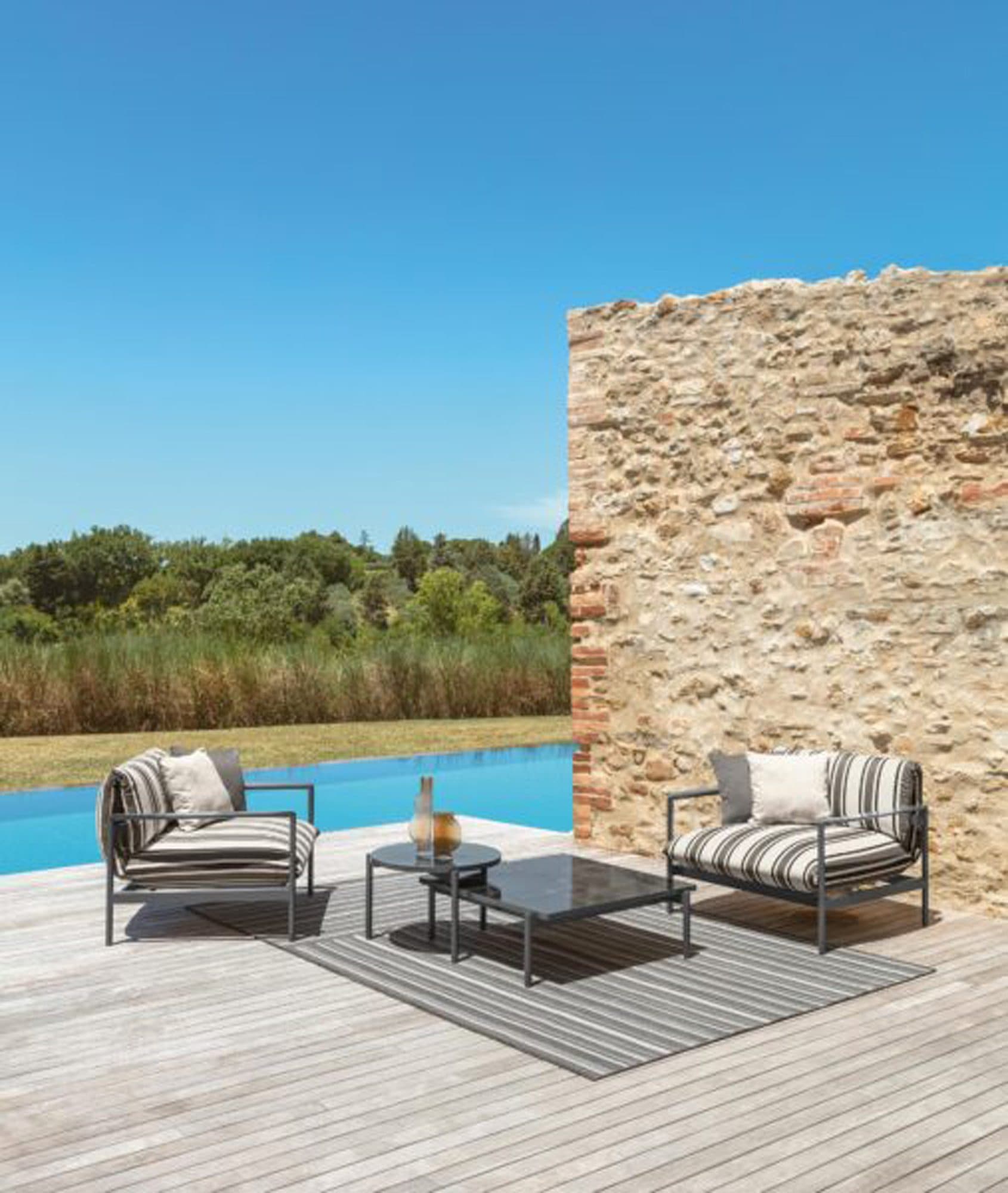 Nalu Outdoor Table D67