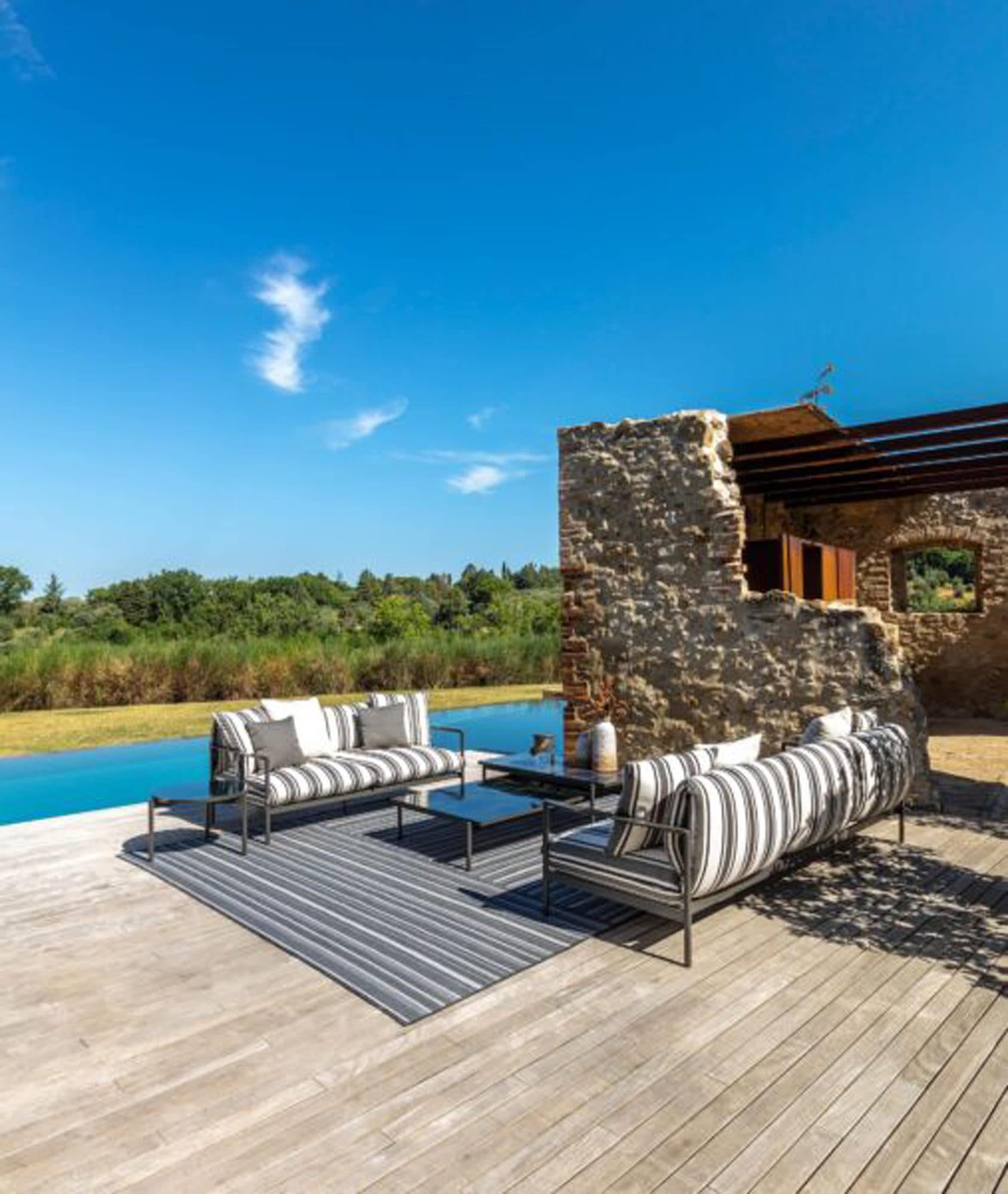 Nalu Outdoor Table 157 x 96