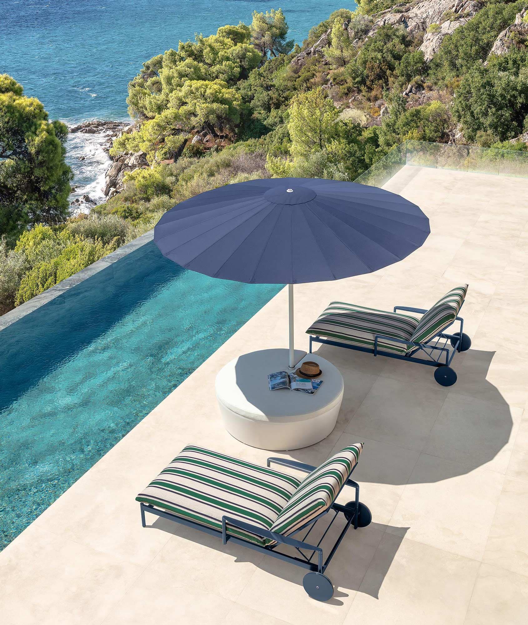 Nalu Outdoor Sunbed
