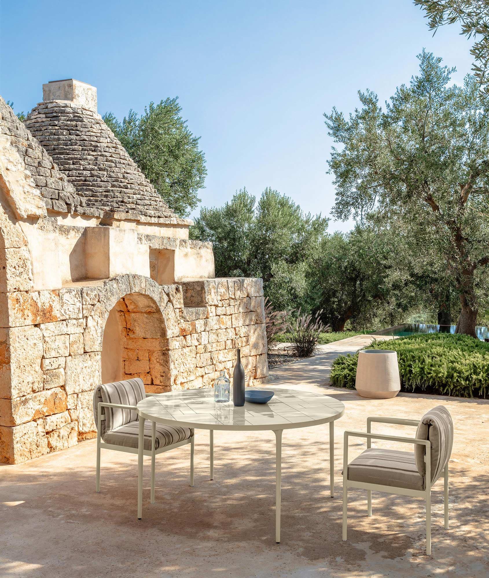 Nalu Outdoor Dining Table D150