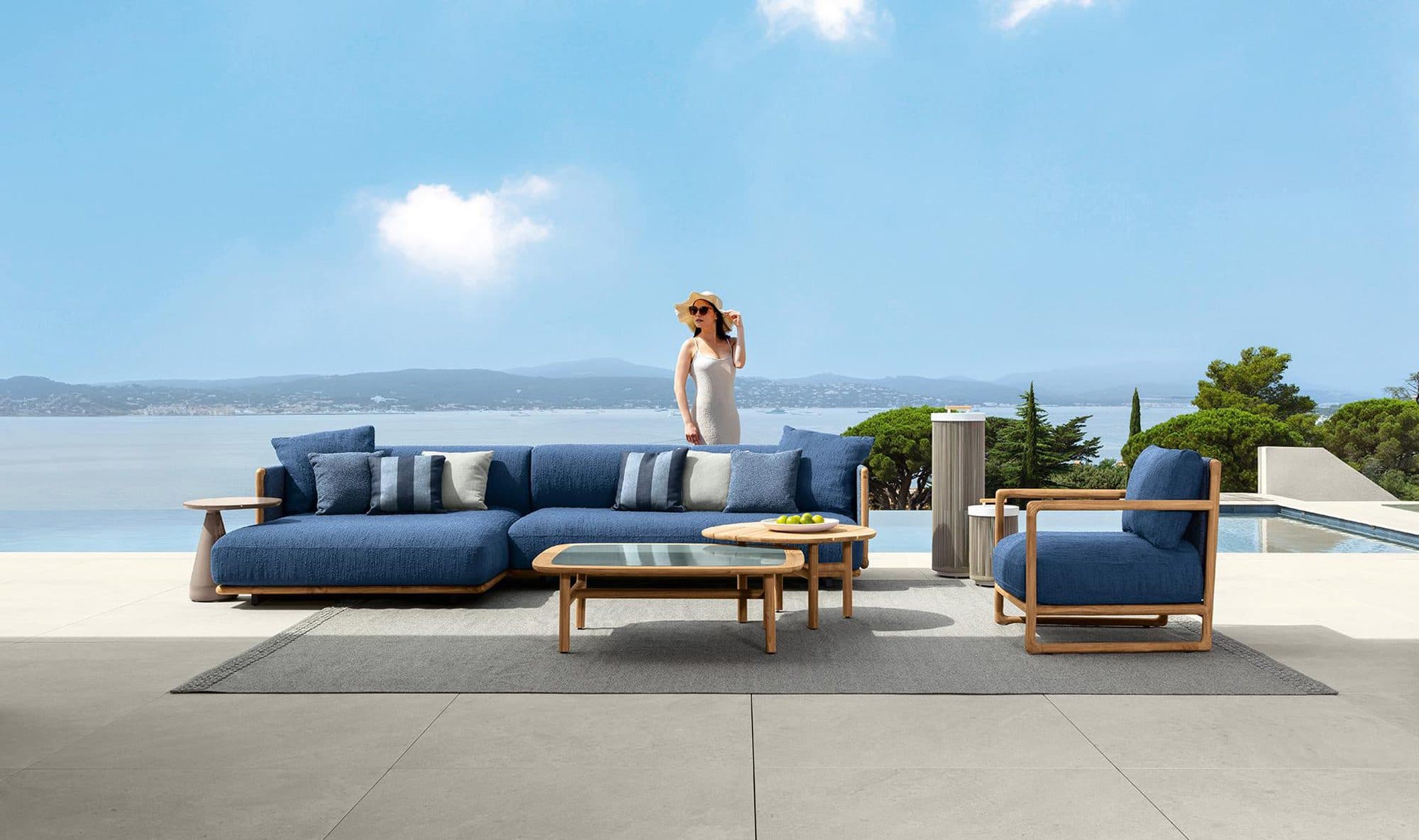 Jun Outdoor Sofa