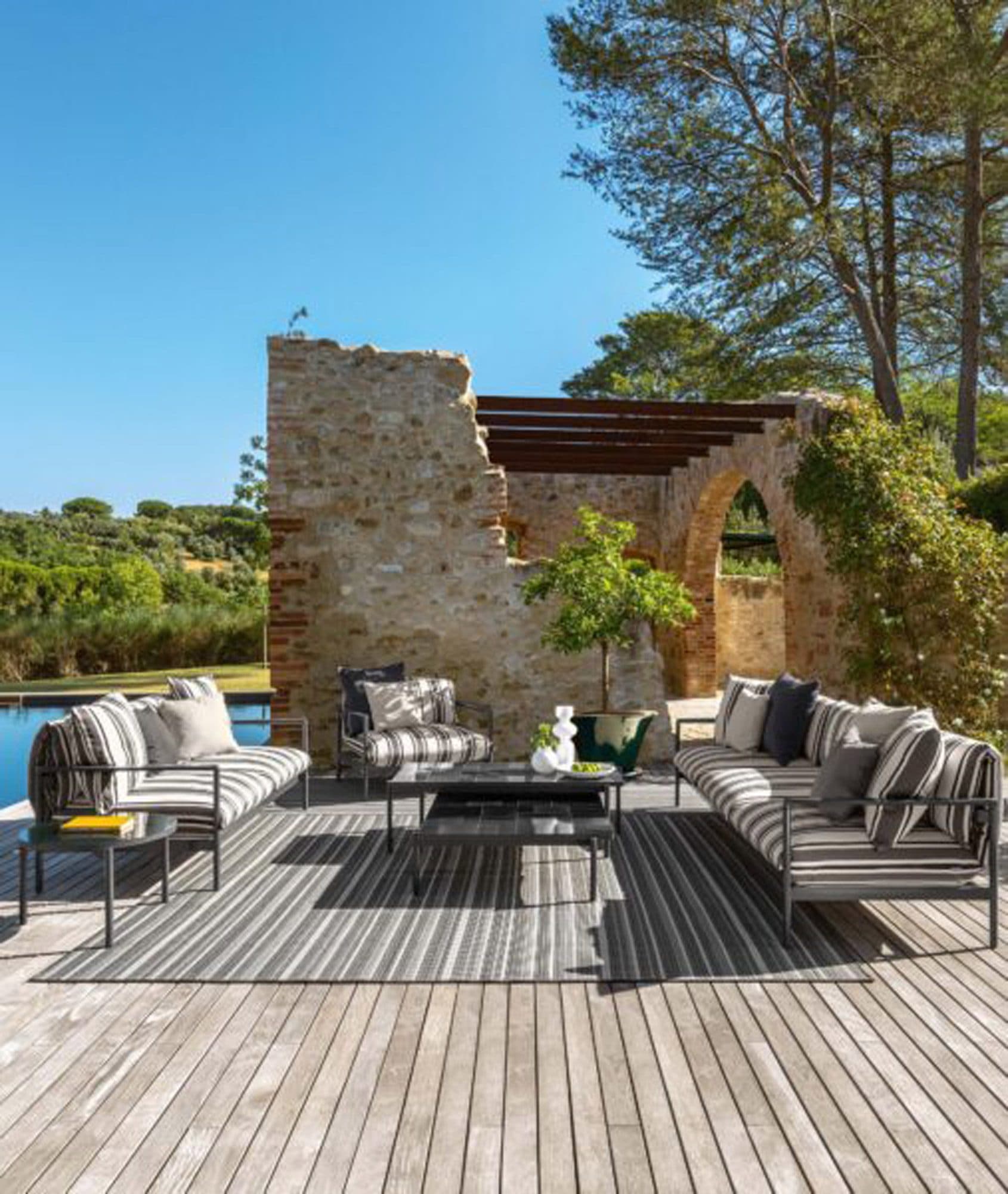 Nalu 2 Seat Outdoor Sofa
