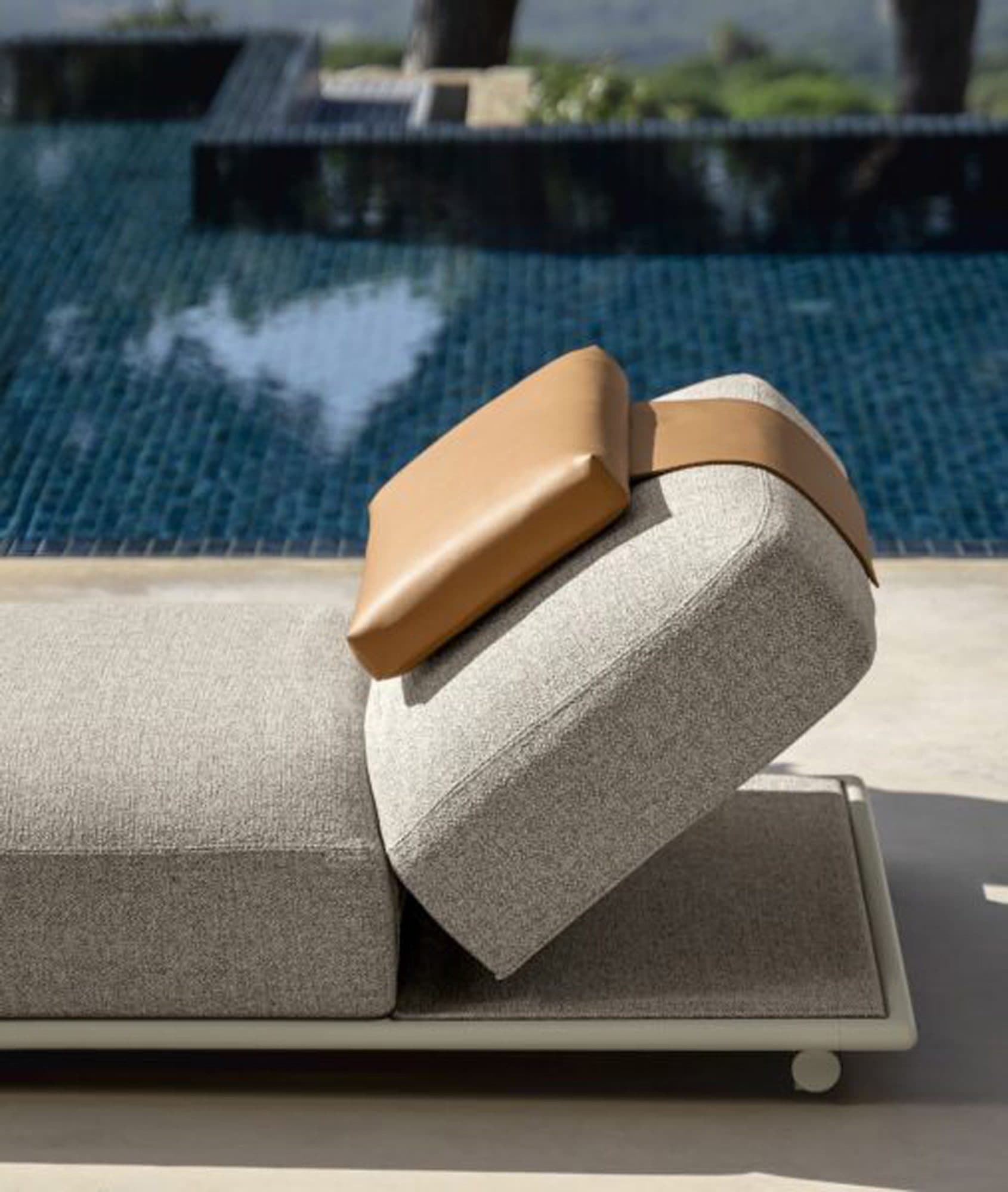 Tresse Outdoor Sunbed